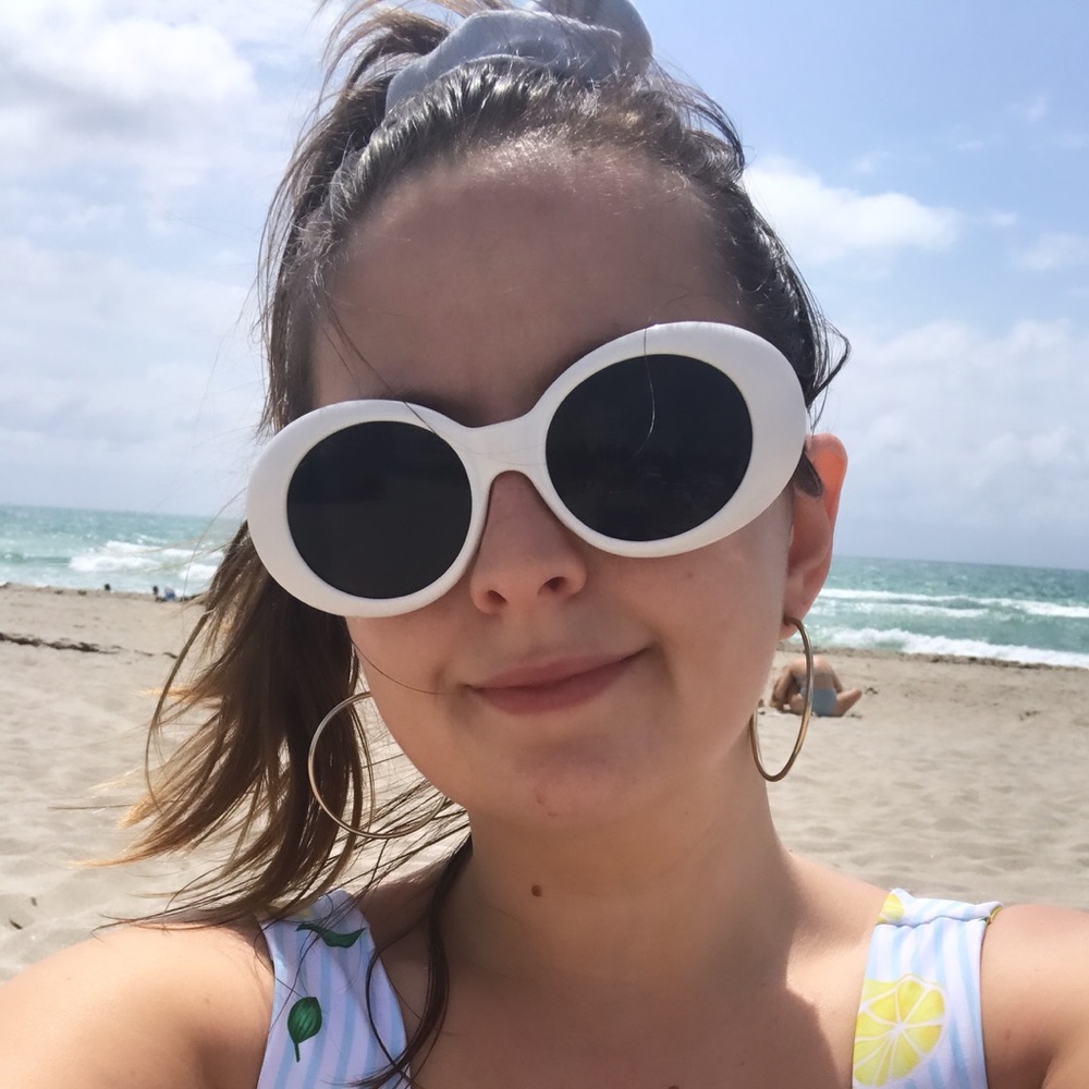 Meet your Posher, Roxy